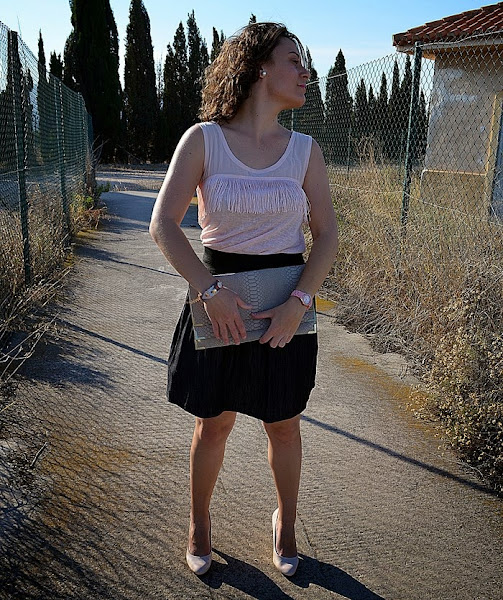 falda denim, camiseta flecos, DIY, rosa, gris, vaquero, kiabi, fashion blogger, moda, Castellón, blogger