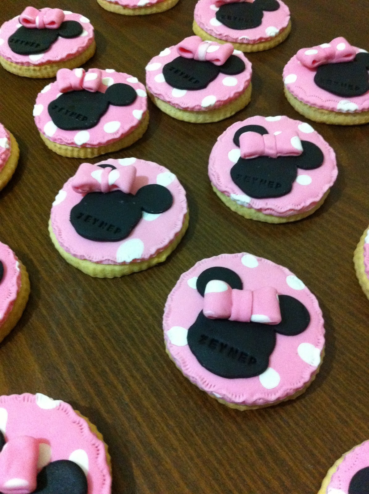 Atölye Cakery Minnie Mouse Kurabiyeler