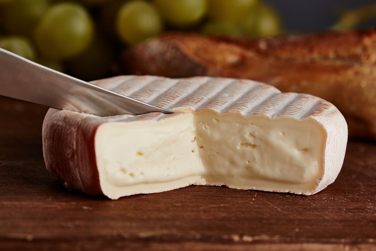 ферма-сыроварня деревня, деревня матокса. пикодон. сыр сен. сыр блю чиз. Saint nectaire.