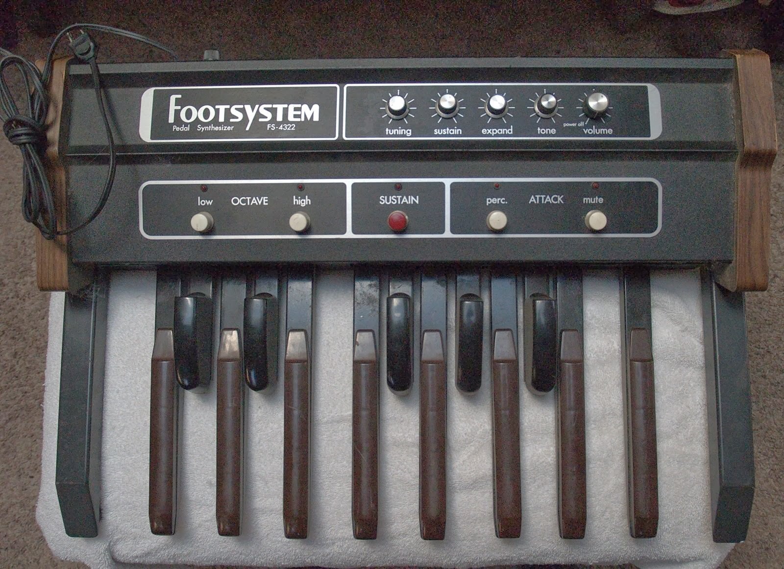 MATRIXSYNTH Hillwood Foot System, selfcontained Bass Pedal