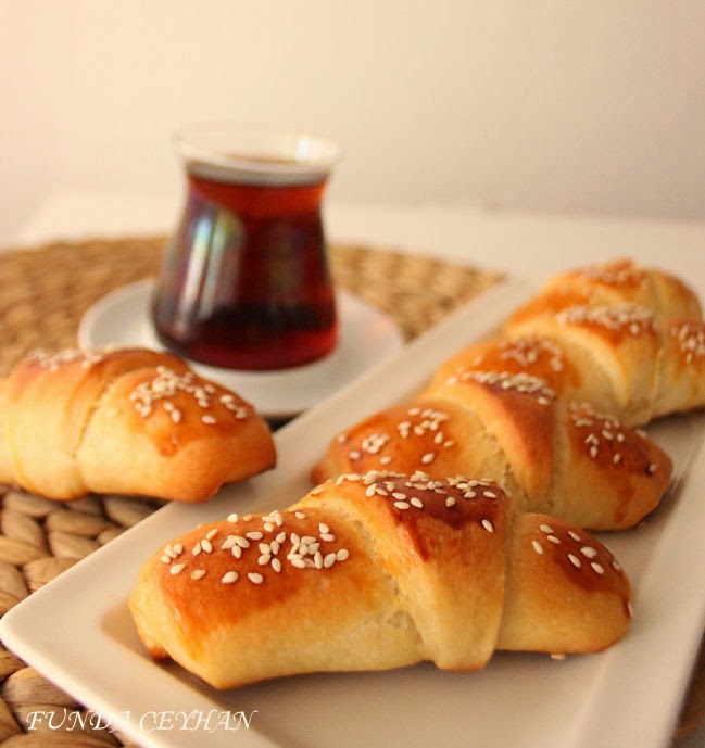 ! Funda Ceyhan YAŞ MAYALI POĞAÇA