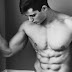 Pietro Boselli si spoglia per Mariano Vivanco