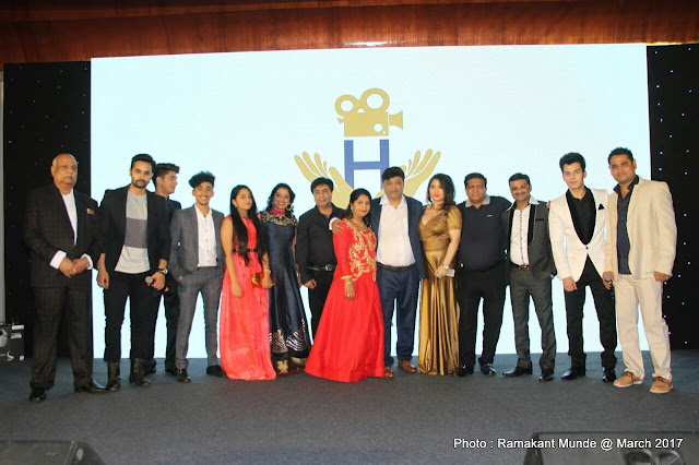 Sanjay Makhija,Manik Soni, Ishaan Dutta & Sandeep Jain with friends