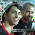 Éverton Ribeiro tira foto com torcedores do Flamengo na Ilha