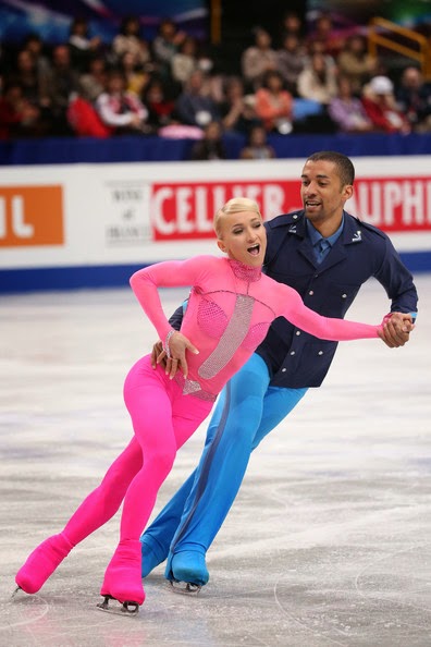 Parløberne Aliona Savchenko og Robin Szolkowy (GER) udfører deres program ved VM 2014