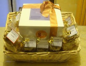 Curiosando in cucina: Un cesto di dolcezze&hellip;.e tanti auguri di Buon