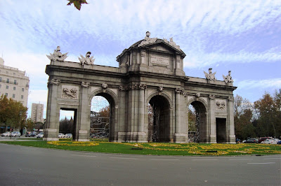 Puerta de Alcalá - Madri - Espanha Foto: Maria Albert