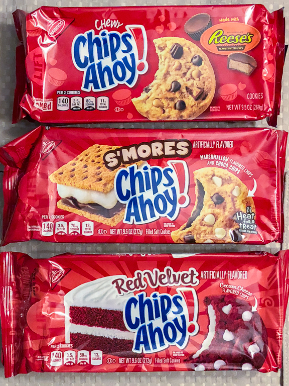 Sampling 4 new Oreo flavors and 3 Chips Ahoy cookies