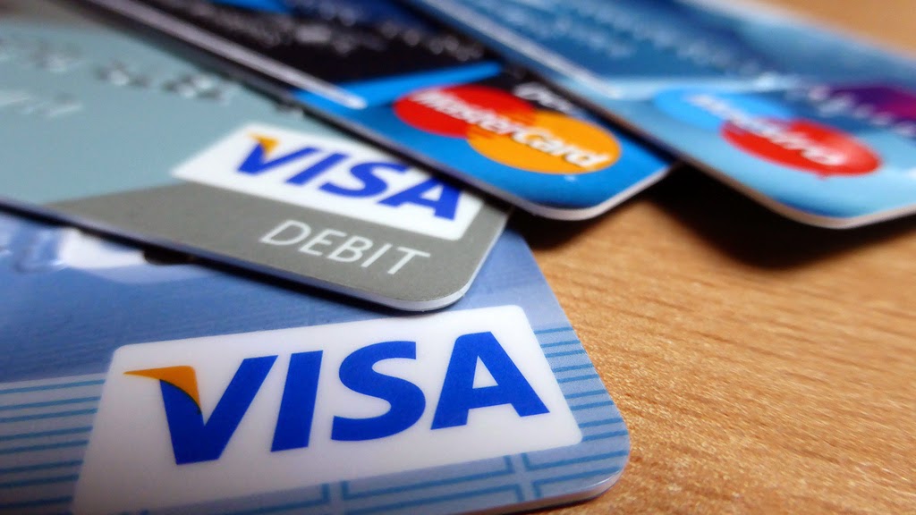 Tips bertransaksi dengan kartu kredit