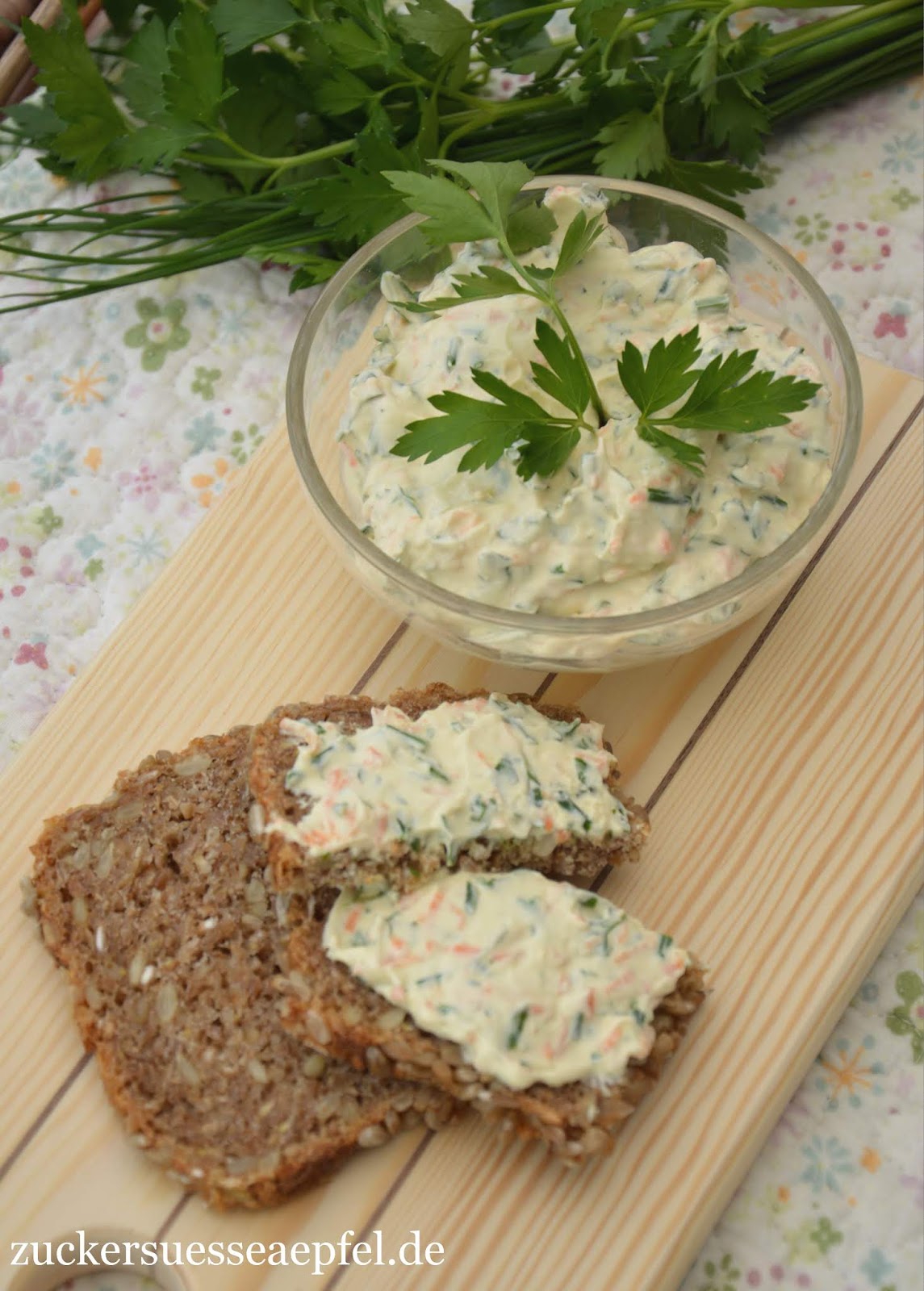 Einen leckeren Kräuterfrischkäse als Brotaufstrich selbst machen | ♥ ... Einen leckeren Kräuterfrischkäse als Brotaufstrich selbst machen | ♥ ...