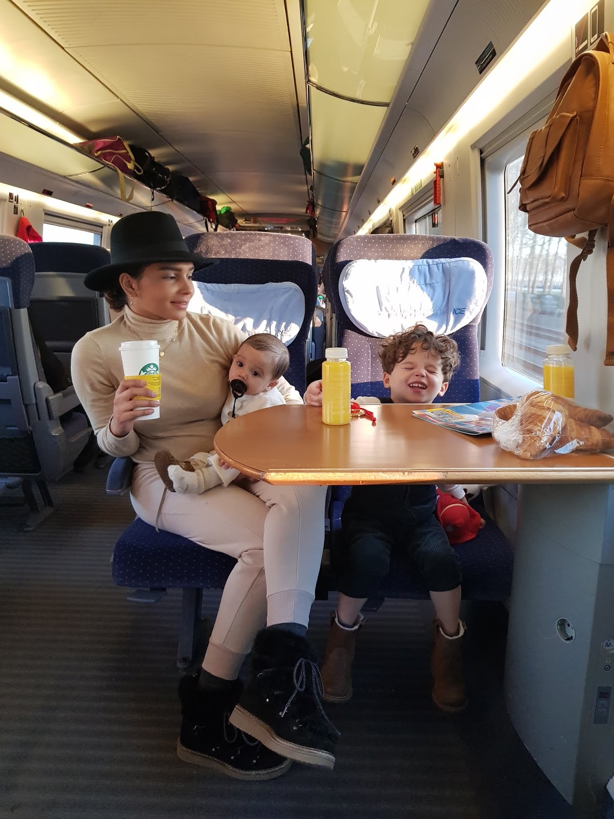 Een bijna 10 uur durende treinreis met een baby en peuter