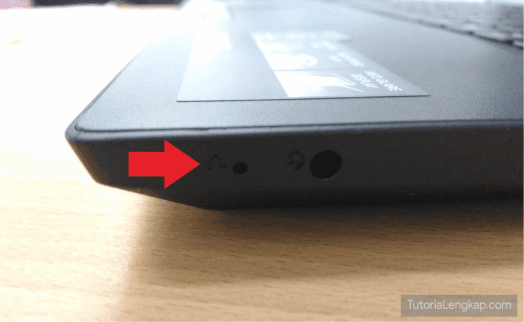 Lubang rahasaia yang berguna untuk akses bios pada lenovo