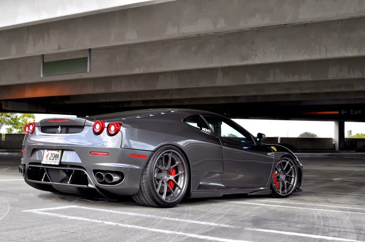 Gambar Mobil Ferrari - Mobil Terbaru