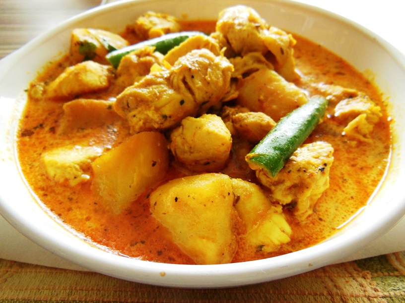 Chumkie's Kitchen : Murgi'r Malai Curry - Creamy Chicken Curry