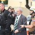 Policial chama atenção pela sua beleza ao escoltar Lula em Curitiba