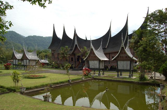 Rumah Adat Minangkabau (Rumah Gadang) di Padang Panjang
