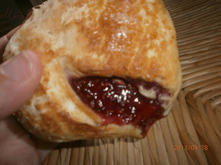 TRIUNGHIURI DE POST CU GEM DE ZMEURA