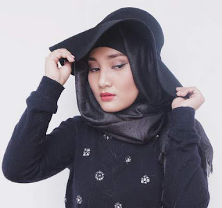 Download lagu Fatin - Salahkah Aku Terlalu Mencintaimu Mp3 Fatin