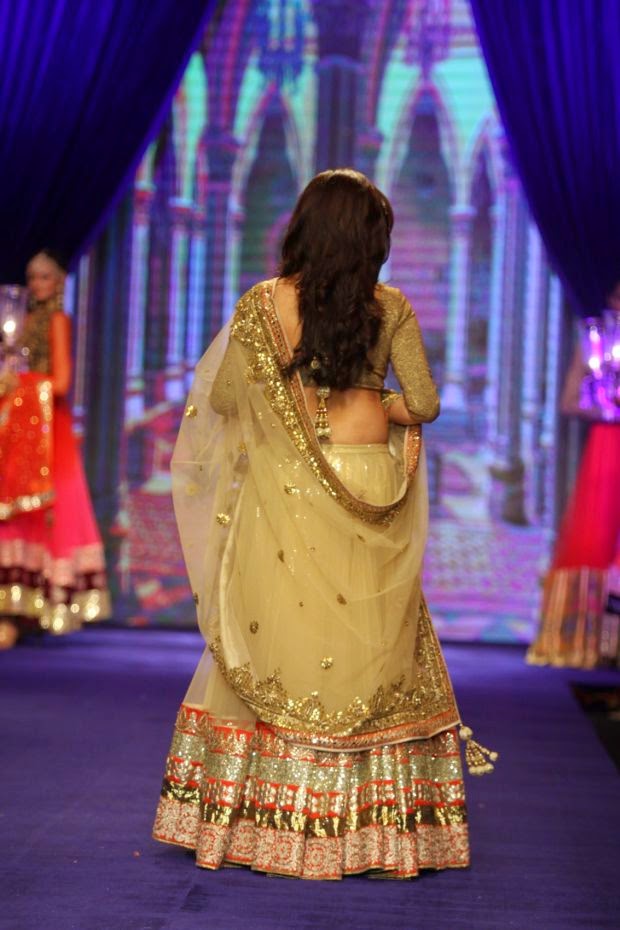 Sridevi++Ramp+Walk++at+showstopper+at+II