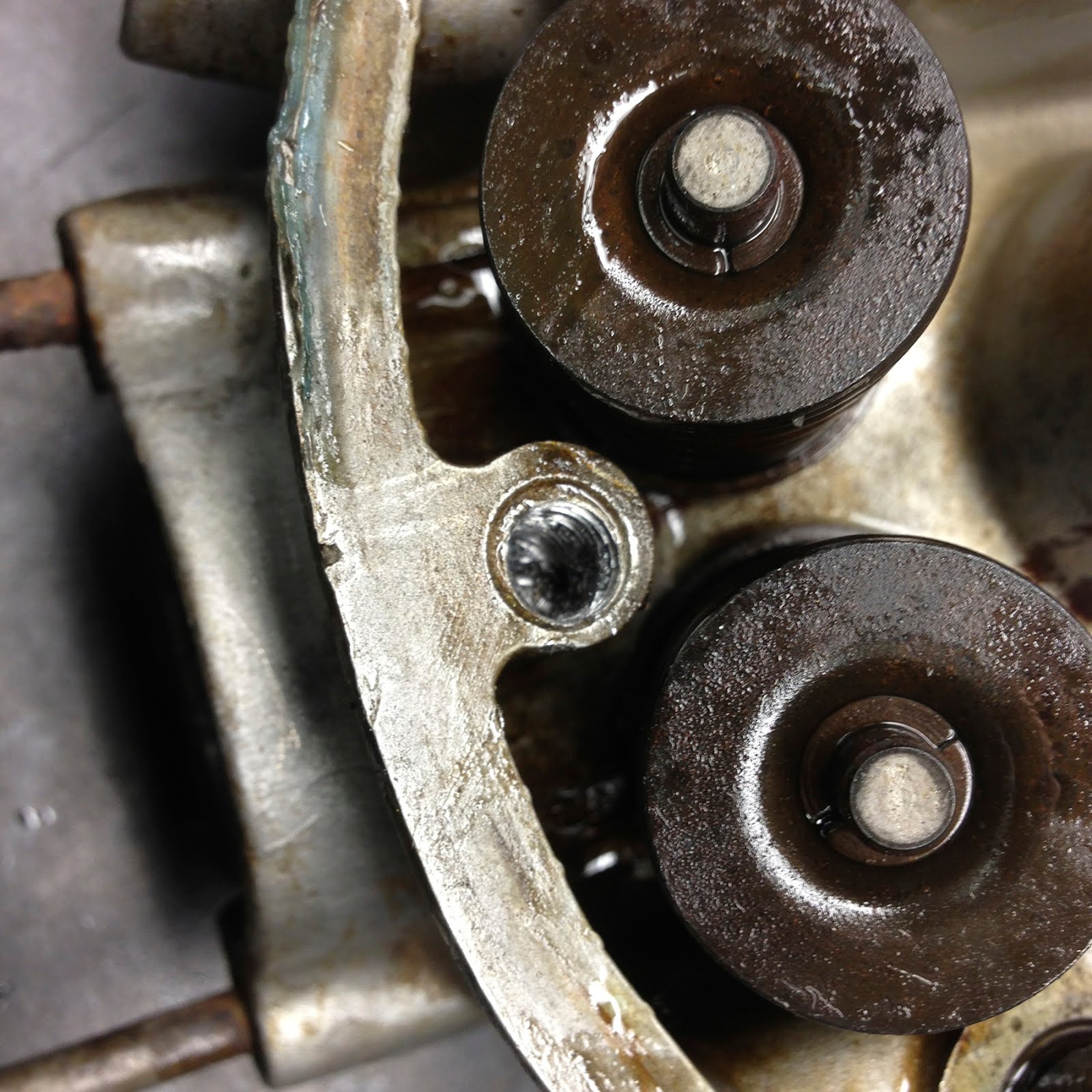 CX500 Cafe Racer Build Finding Stripped Threads