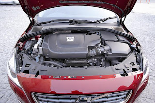 new volvo s60 d3 engine view