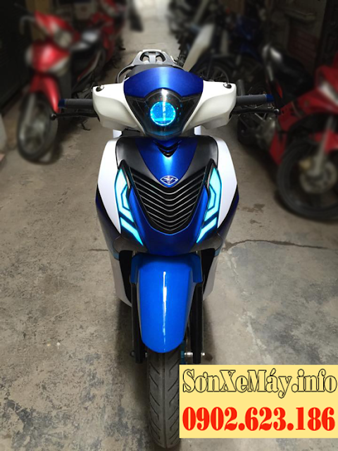 Sơn phối màu xe Honda Sh màu trắng xanh Polini