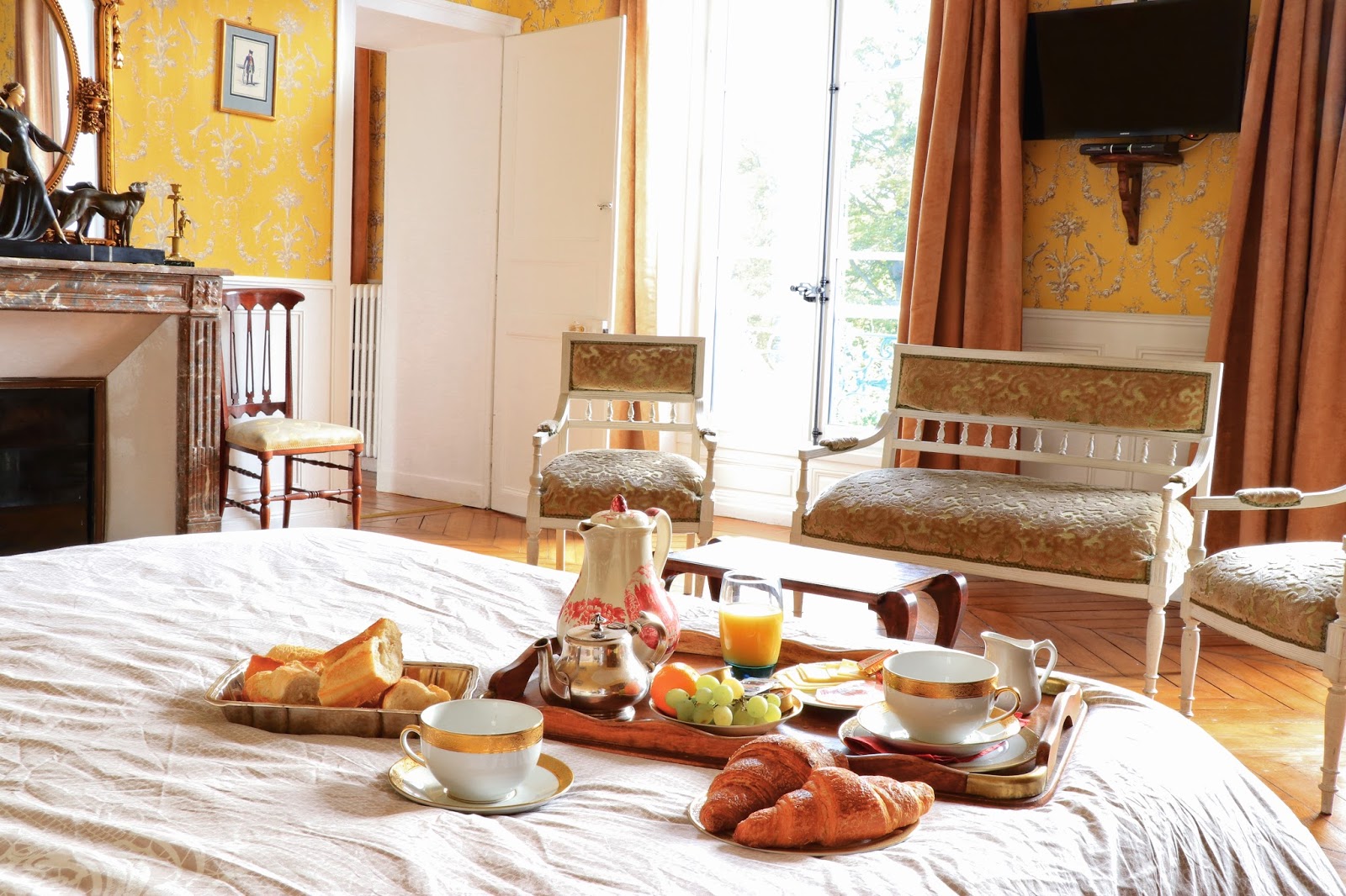 Le Château de la Marjolaine, des airs de la Belle et la ...