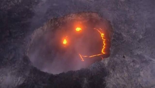 Strange smiling face inside crater of volcano in Hawaii  Smiley%2Bface%2Bvolcano%2Bhawaii