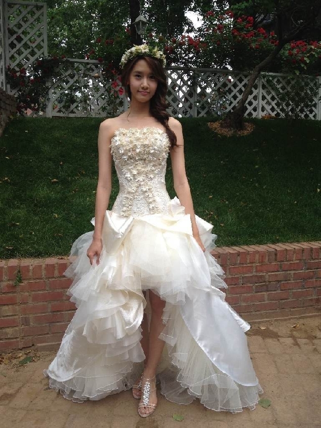 snsd+yoona+wedding+dress.jpg