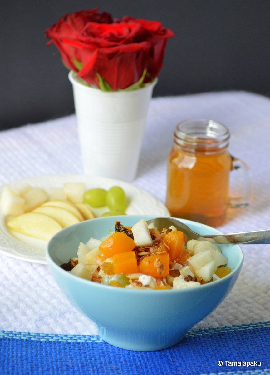 Cottage Cheese with Fruits Tamalapaku