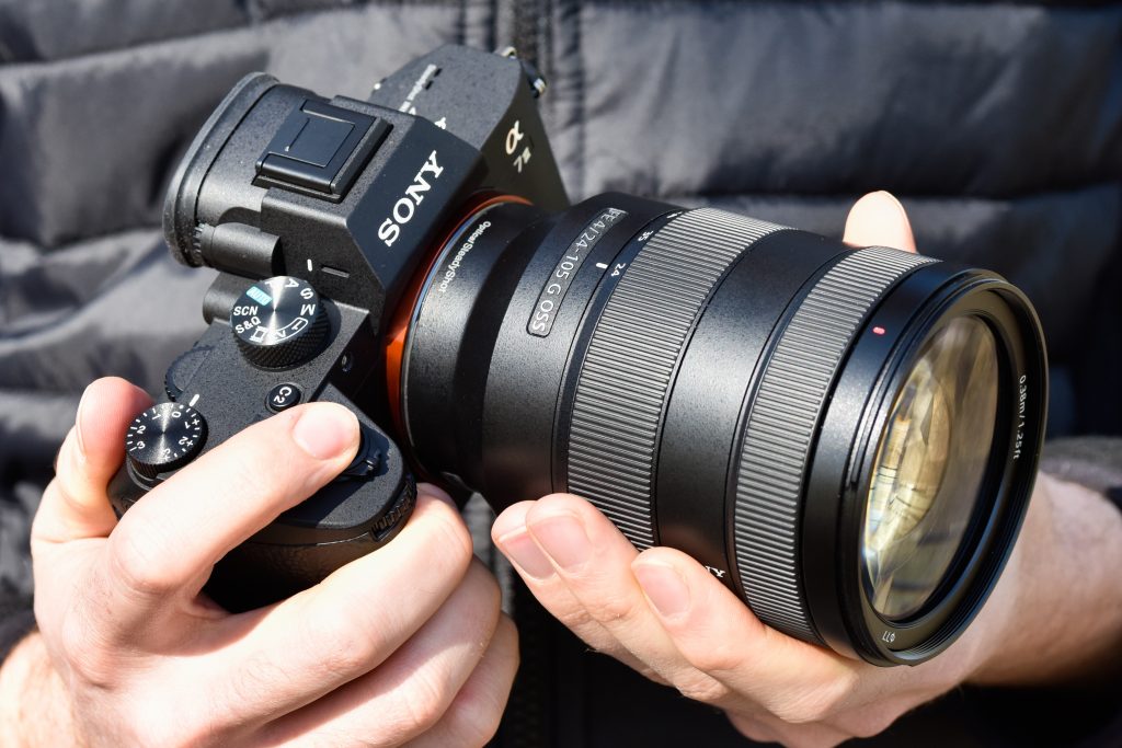 سوني تطلق تحديثاً لكاميراتها الفوتوغرافية لتحسين الفوكس ...