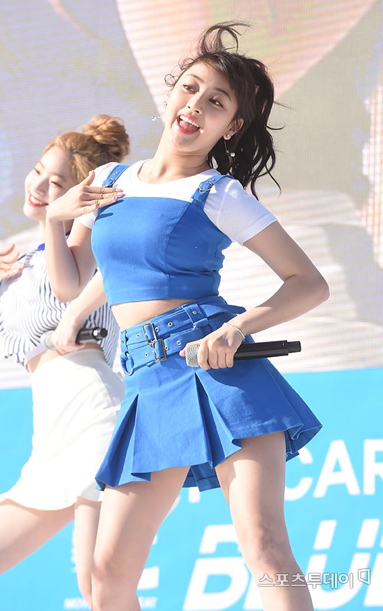 Twice Pocari Sweat Cm Berapa TWICE Becomes The First Models To