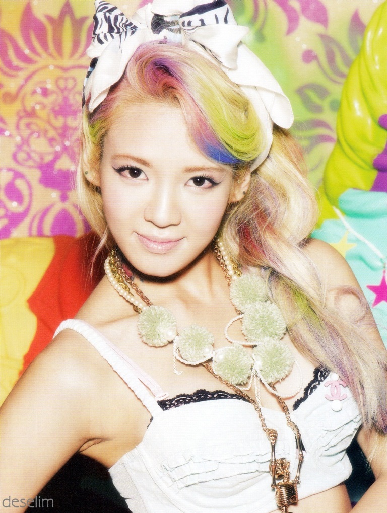 SNSD+Hyoyeon+I+Got+A+Boy+Photobook+14.jp