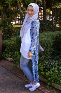 Model Cardigan Panjang Selutut Dan Semata Kaki Sedang Trend Model Cardigan Panjang Selutut Dan Semata Kaki Sedang Trend