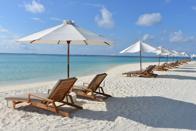 Grandeur Traveler: Velassaru Maldives: Paradise on Earth (A Photoblog)