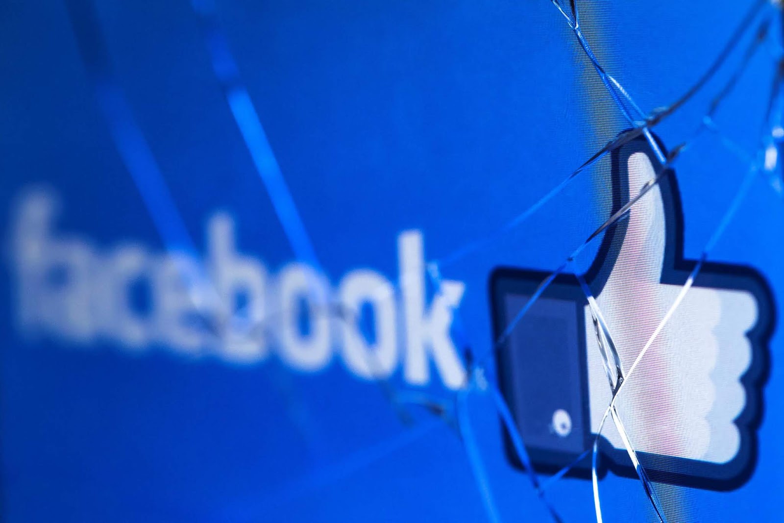 Facebook Shows Concern On Breaking Up from Instagram and WhatsApp