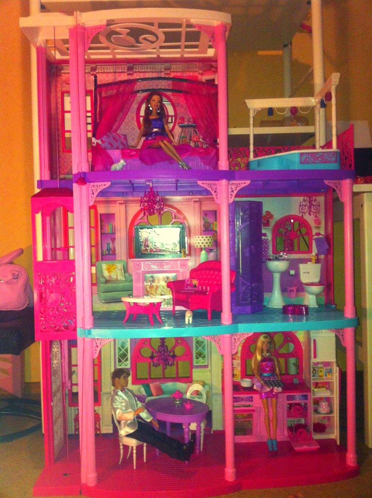 Casa dos sonhos da Barbie ~ Barbie & Eu