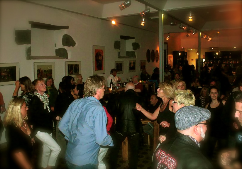 LOS CONTRATIEMPOS Concierto Bar Central (El Paso, La Palma) 3/III/12