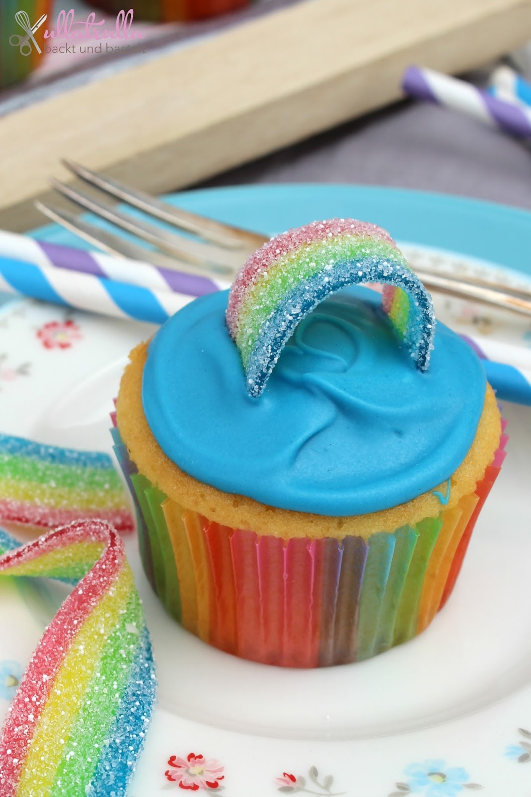 ullatrulla backt und bastelt RegenbogenMuffins Wo steigt hier die