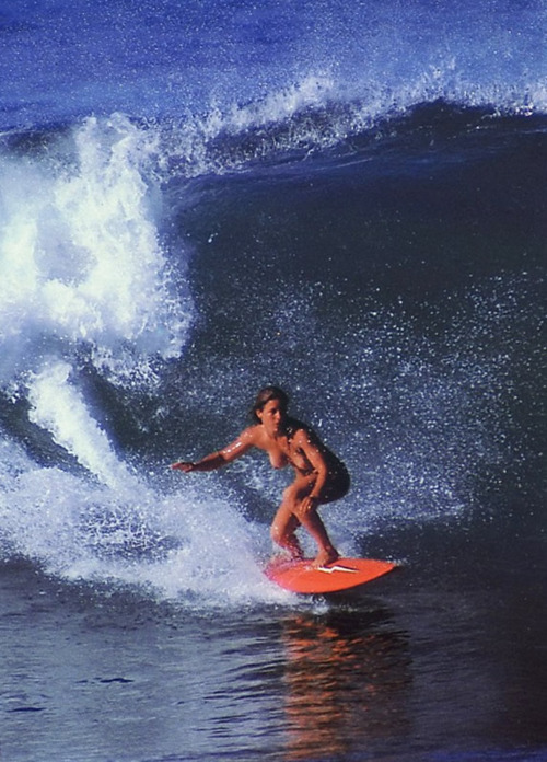 Nude Surfing 85