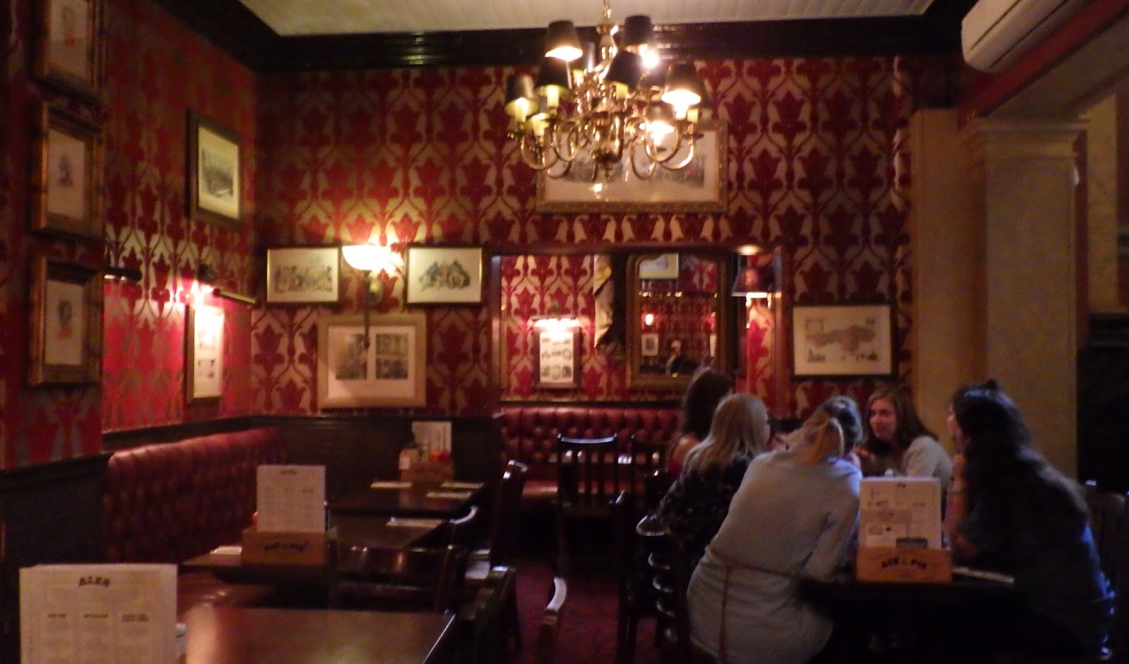 英国便り オールド・バンク･オブ･イングランド･パブ （元英国銀行のパブ）