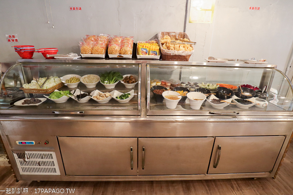 清食堂養生蔬食百匯|台中南區素食吃到飽只要250元|懷舊風用餐區 清食堂養生蔬食百匯|台中南區素食吃到飽只要250元|懷舊風用餐區