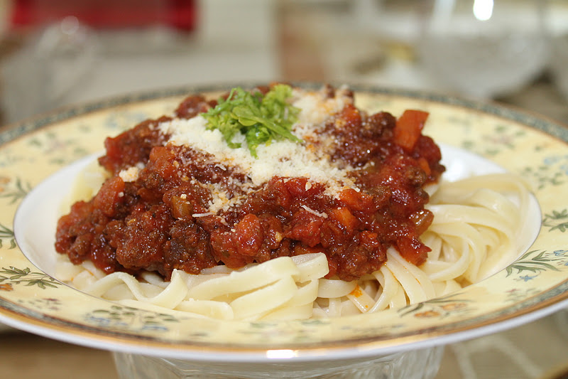 Spaghetti alla Bolognese Azie Kitchen