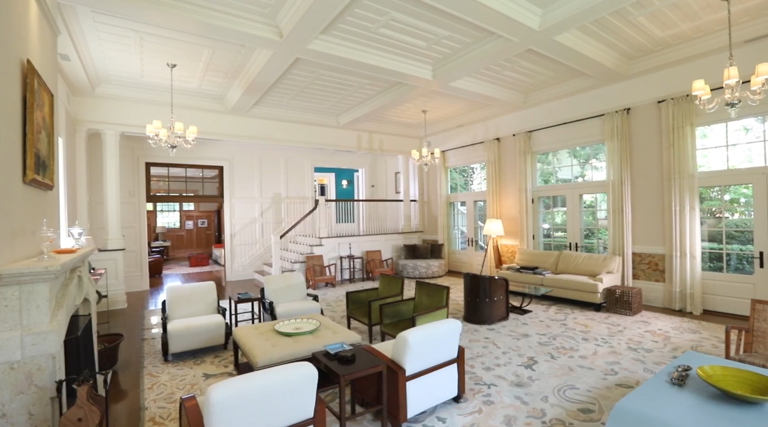 Tour 50 Middle Ln, East Hampton, NY vs. 29 Interior Design Photos