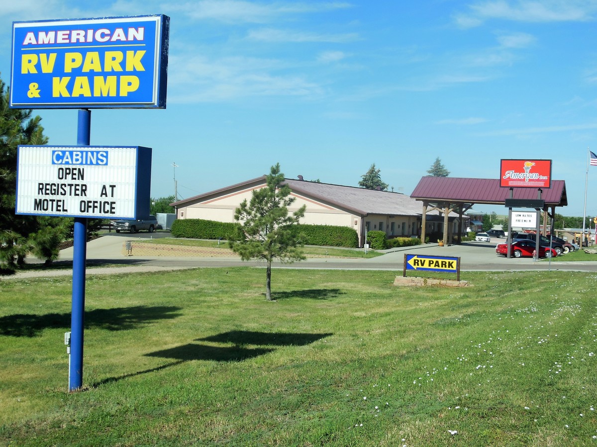 How to Love Where You Are and Eat Where the Locals Eat!! ON THE ROAD