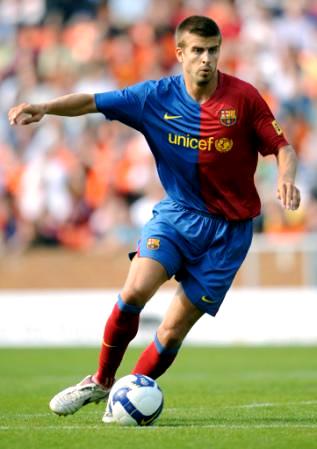 Gerard Piqué Foto de Gerard Piqué en pleno juego