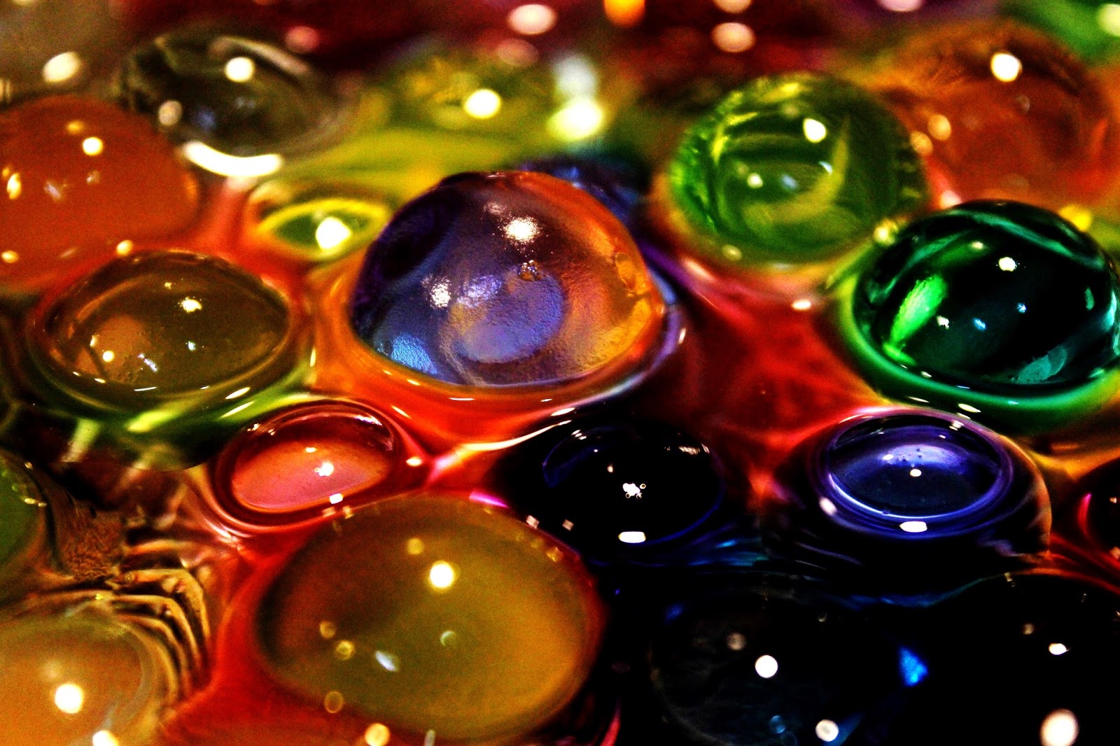 Rodrick Writes: Orbeez balls and Crazy Balls - Fun with Abstract Photography