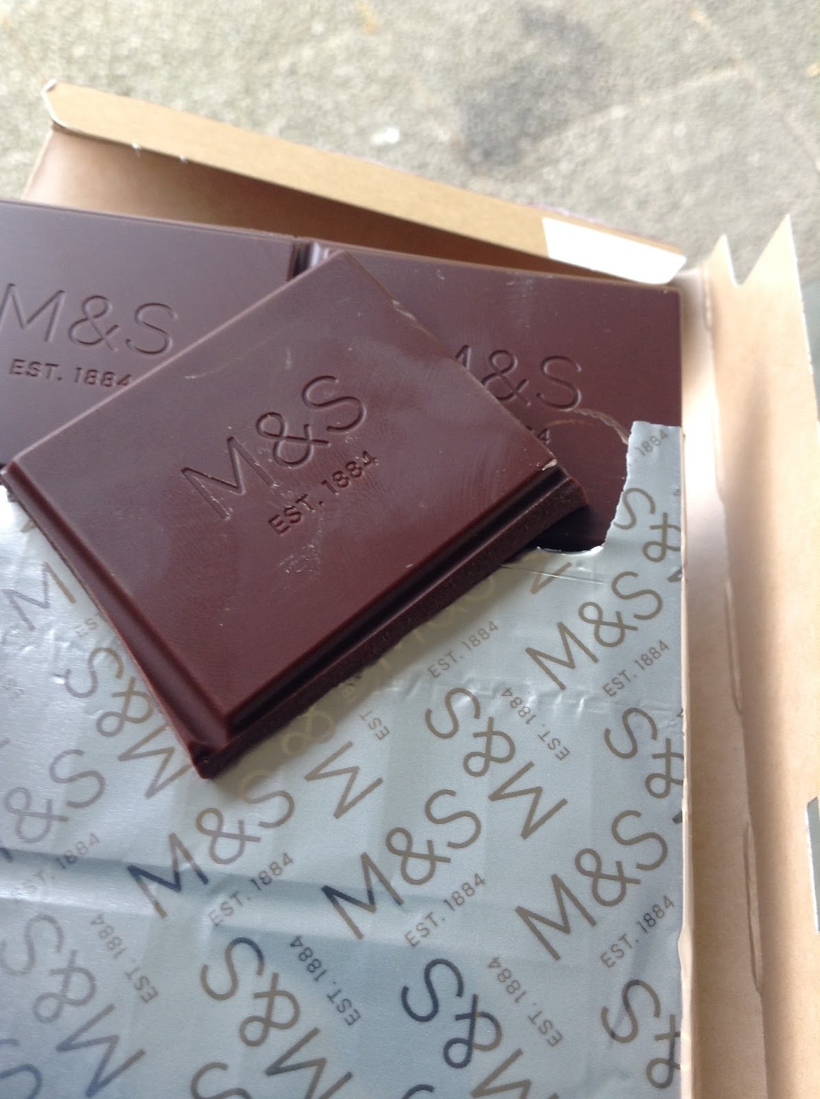 Marks & Spencer Dark Chocolate with Grapefruit & Pink Peppercorns Marks & Spencer Dark Chocolate with Grapefruit & Pink Peppercorns