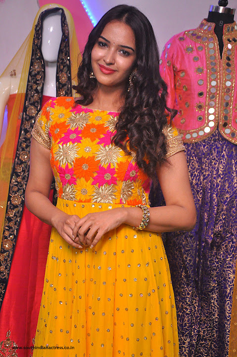 Pujita Ponnada at Aakruti Showroom Launch
