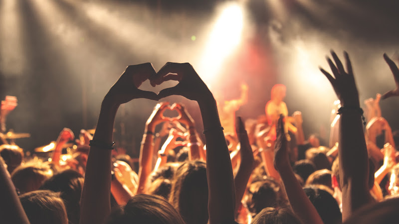 People Feel Good at Concert HD
